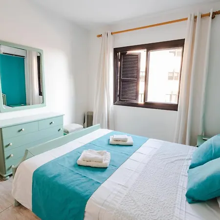 דירה Alexis - Modern 2-bedroom With Swimming Pool *