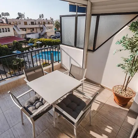 Alexis - Modern 2-bedroom With Swimming Pool Пафос