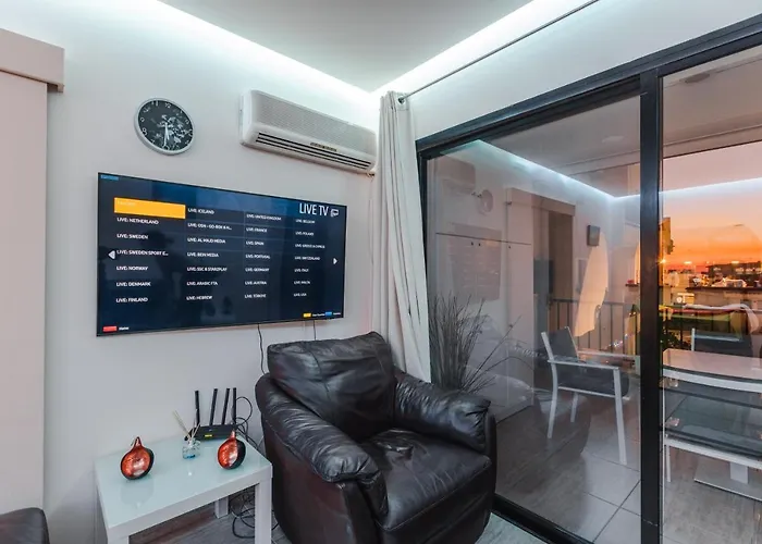 Alexis - Modern 2-bedroom With Swimming Pool Paphos