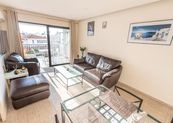 Apartmán Alexis - Modern 2-bedroom With Swimming Pool Paphos