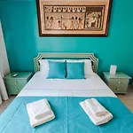 Alexis - Modern 2-bedroom With Swimming Pool