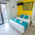Alexis - Modern 2-bedroom With Swimming Pool